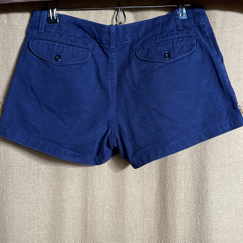 Shorts - Picture 2 of 3